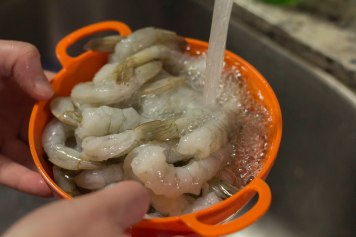 rinse the shrimp